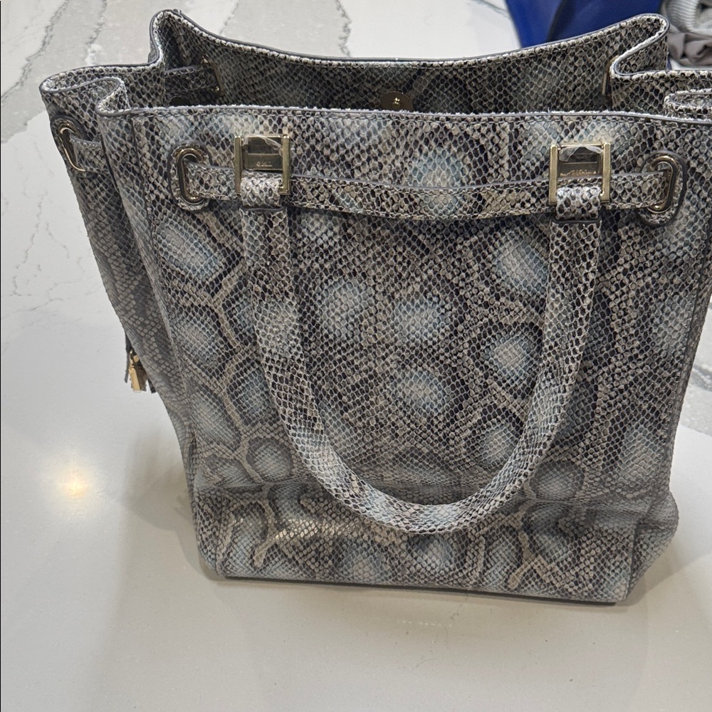 G.I.L.I. Blue Gray Snakeskin Large Tote Never Used - Picture 4 of 8